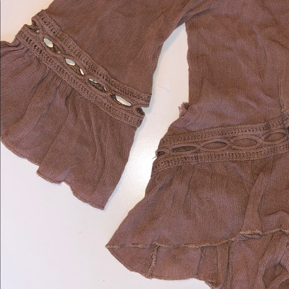 Off the Shoulder Muave Flowy Top - Picture 2 of 7